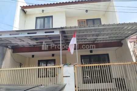 Disewakan Rumah 2 Lantai di Baratajaya Surabaya 