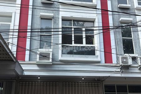 Ruko Dijual di Raya Dharmahusada Gubeng Surabaya Timur
