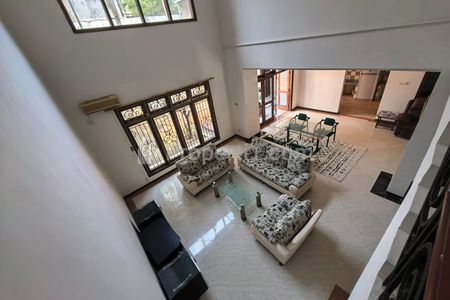 Disewakan Rumah Mewah Dekat Mayjen Sungkono Surabaya
