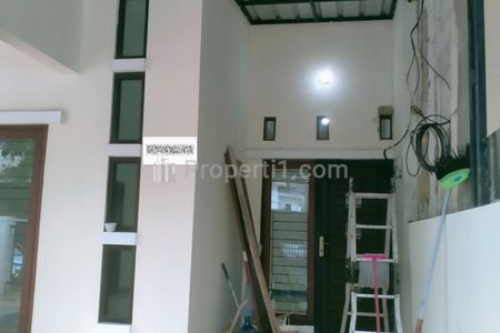 Disewakan Rumah 2 Lantai Mezanin Sudah Renovasi Siap Huni di Harapan Indah Cluster Aralia Bekasi