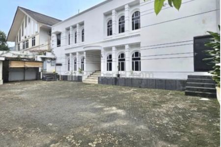 Dijual Ruko / Mini Gedung di Area Komersil Kebayoran Baru Jakarta Selatan SSP689