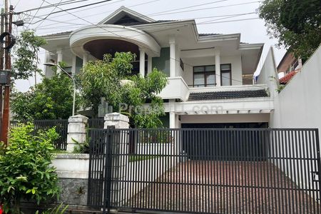 Dijual Rumah Mewah Siap Huni di Cipaku Setiabudi Bandung