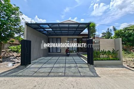 Jual Rumah Baru Modern Full Furnish Tanah Luas di Kujonsari Purwomartani Yogyakarta