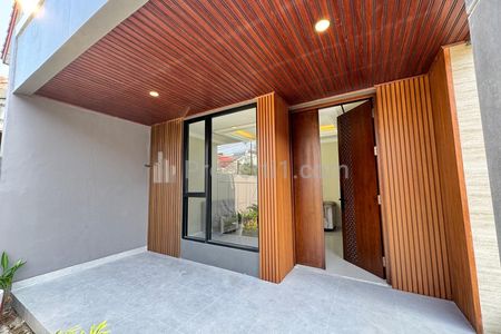 Dijual Rumah 2 Lantai Siap Huni di Komplek Gudang Peluru, Jakarta Selatan, Lokasi Tenang dan Nyaman, Cocok untuk Hunian yang Nyaman
