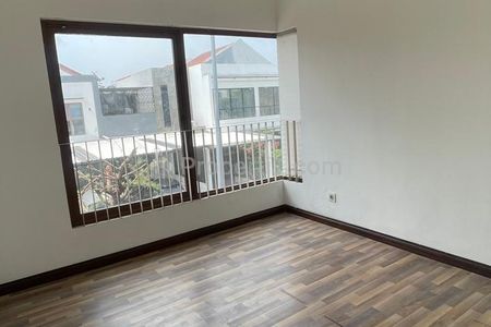 Disewakan Rumah Murah Bagus Mewah Semi Furnished 2 Lantai di Cluster Alamanda Jakarta Garden City Jakarta Timur Siap Huni Minimalis Modern