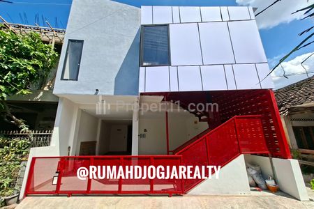 Jual Kost Eksklusif Baru 12 Kamar Full Furnish Area Anggajaya Condongcatur Yogyakarta Dekat Pakuwon, UGM, UPN, AMIKOM