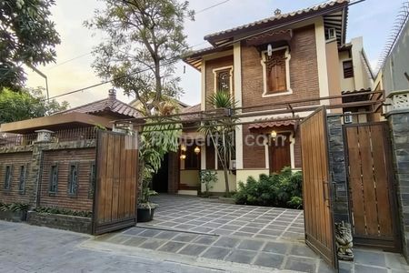 Jual Rumah Mewah Desain Etnik di Utara Mall Ambarukmo Plaza Area Wahid Hasyim Seturan, Sleman, Daerah Istimewa Yogyakarta