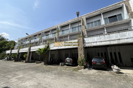 Dijual Rumah 3 Tingkat di Komplek Lacoste Paradise - Medan Jalan Sunggal