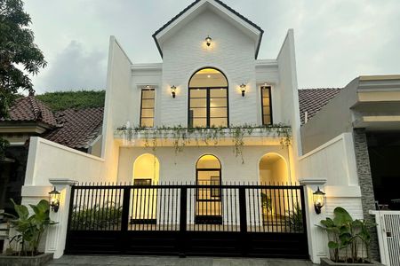 Dijual Rumah Colonial Modern Baru Gress Siap Huni di Purimas Regency Area Gunung Anyar Surabaya Timur