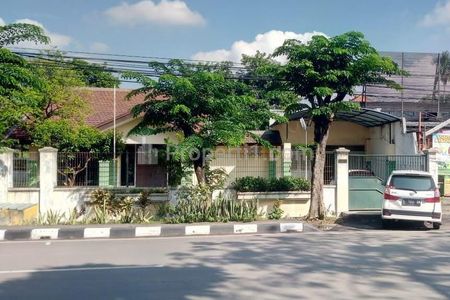 Dijual Rumah Hook Strategis di Jalan MERR, Surabaya
