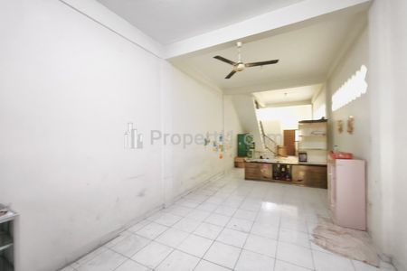 Disewakan Rumah 3 Tingkat di Jalan Tulang Bawang Medan