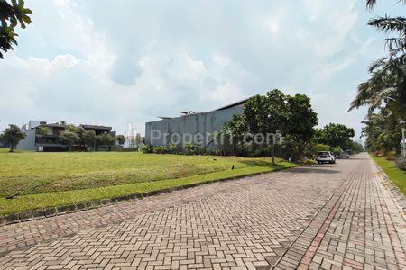 Dijual Tanah Kavling di Graha Famili Perumahan Elite Surabaya Barat, Siap Bangun Rumah Mewah di Jalan Utama Double Way