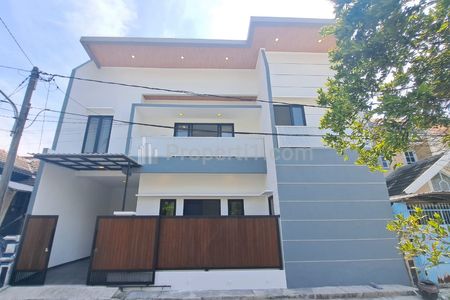 Dijual Rumah 2 Lantai New di Babatan Pantai Surabaya, Selangkah Kenjeran dan Anyeong Market, Dekat Pakuwon City, RS Mitra Keluarga