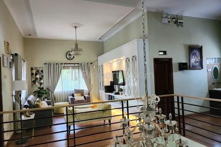 Jual Rumah 3 Lantai Fully Furnished Nyaman Hommy di Cijambe Dekat RS Arcamanik dan Ubertos Ujung Berung Bandung