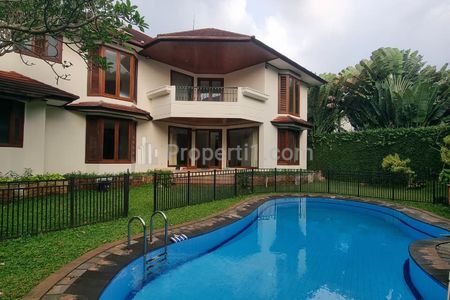 Sewa Rumah di Ampera, Jakarta Selatan - Ada Kolam Renang & Halaman Luas
