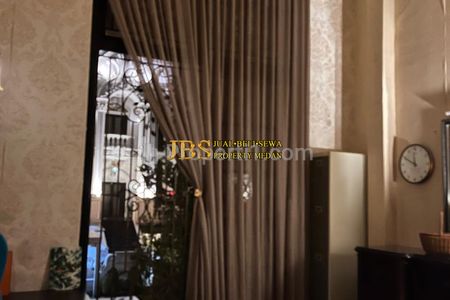 Dijual Rumah Komplek The Palace Residence Jalan Mustang - Medan
