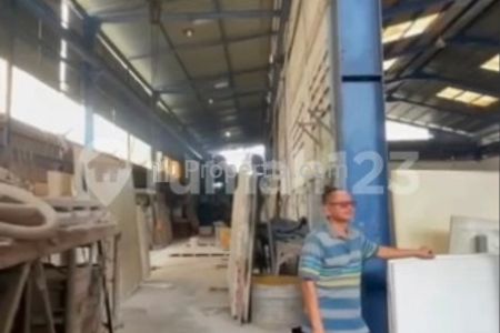 Jual Gudang dengan Luas Bangunan 1600m2 di Daan Mogot Tangerang