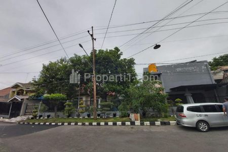 Dijual Rumah Kost Aktif di Darmo Baru Barat Surabaya Barat, Cocok untuk Investasi