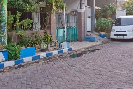 Dijual Rumah 2 Lantai Dekat Bandara Juanda di Perum Wisma Tropodo Sidoarjo