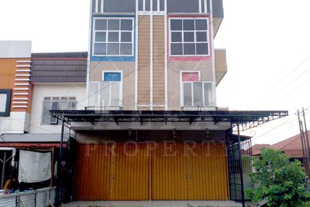Jual Ruko Gandeng 3,5 Lantai Siap Pakai Siap Huni di Jalan Muhammad Yamin, Pontianak