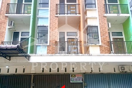Jual Ruko SHM 3 Lantai Full Beton Harga Murah Cocok Gudang Kantor di Jalan Purnama 2 Pontianak