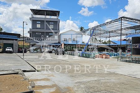 Jual Usaha Food Court Siap Pakai dan Bangunan Rumah Siap Huni di Jalan Sungai Selamat, Pontianak