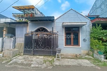 Dijual Rumah Second Strategis di Permata Depok