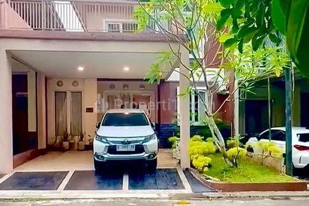Dijual Rumah Mewah Cantik Full Furnished Asri di Cluster Montreal Kota Wisata Jawa Barat