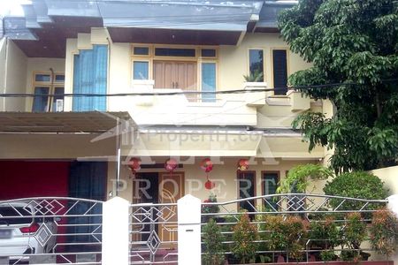 Jual Rumah 2 Lantai Furnish Hadap Timur Siap Huni Pusat Kota