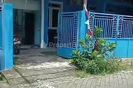 Dijual Rumah Hook Bekas Rumah Usaha Apotek, Lokasi Strategis di Perumahan Palem Pertiwi Raya Pelem Watu Menganti Gresik