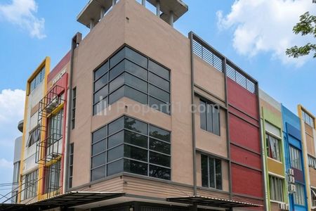 Disewakan Ruko Posisi Hook Siap Pakai di Bekasi Town Square
