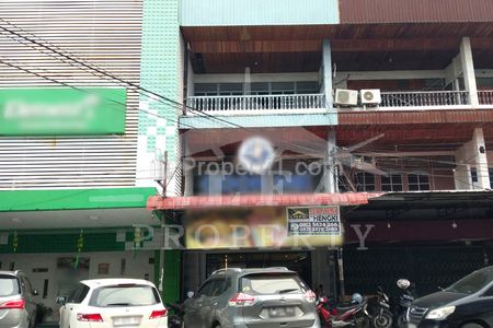 Dijual Ruko Siap Pakai Halaman Luas Pusat Kota