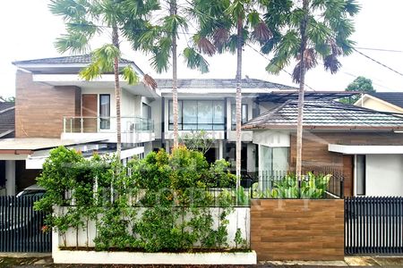 Jual Rumah Mewah 2 Lantai Furnish Siap Huni