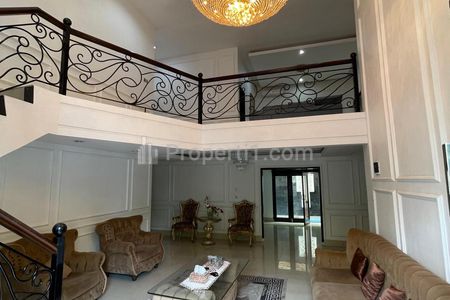Jual Rumah Mewah di Sawangan, Depok - Ada Kolam Renang