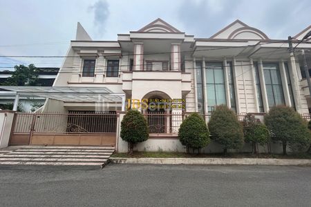 Jual Rumah Siap Huni Furnish di Komplek Malibu Indah (Dekat Club House) - Medan