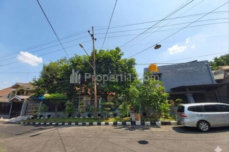 Dijual Rumah Kost Aktif di Darmo Baru, Siap Huni, Lingkungan Banyak Perkantoran, Surabaya Barat