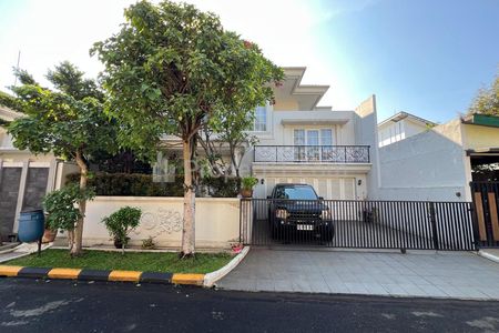 Dijual Rumah Mewah Nyaman dan Asri Harga Terbaik di Puspita Loka - BSD Tangerang Selatan