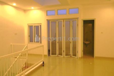 Dijual Rumah Sektor 8 B Gading Serpong, Tangerang