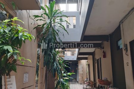 Jual Rumah Kost Aktif di Radio Dalam, Kebayoran Baru, Jakarta Selatan, Strategis, Dekat Sekolah dan Pusat Bisnis, Nego