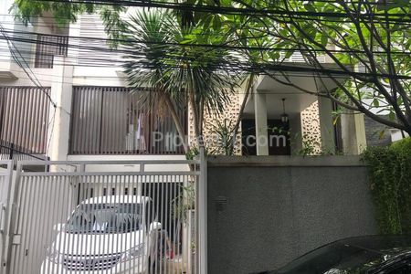 Disewakan Rumah 2 Lantai Full Furnished di Cipete, Jakarta Selatan