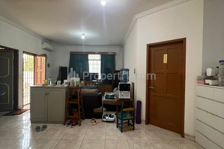 Jual Rumah Sunter Paradise Tahap 3, Jakarta Utara, Kompleks Elite, Hadap Timur, Murah
