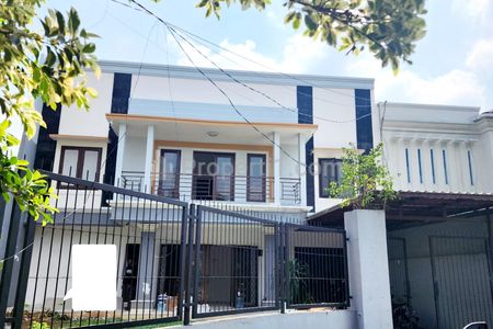 Dijual Rumah Minimalis dengan Halaman Luas, 2 Lantai Siap Huni, Posisi Pojok Dalam Cluster Camar Bintaro Sektor 3 Pondok Ranji, Tangerang Selatan