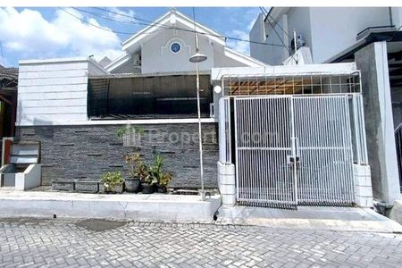 Jual Rumah Full Renovasi di Wiguna Gunung Anyar Surabaya Timur