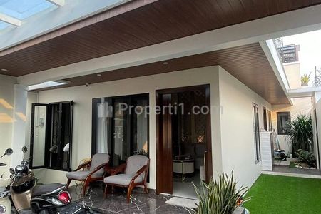 Jual Rumah Kebon Jeruk, Perbatasan Permata Hijau, Jakarta Barat, Bangunan Baru, Bagus, Jalan Lebar, Interior Mewah, Bebas Banjir