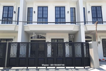Jual Rumah Dharmahusada Indah STRATEGIS Dekat Galaxy Mall Ada 6 Kamar Tidur Surabaya Timur