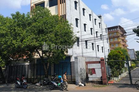 Disewakan Gedung 420 m2 4 Lantai di Jalan Arjuno, Sawahan, Surabaya Pusat Kota - Hadap Nol Jalan Raya - Parkiran Luas, Cocok Buat Segala Usaha Bank