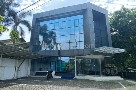 Jual Gedung 3 Lantai Raya Jemursari Surabaya Selatan – Cocok Kantor & Bank