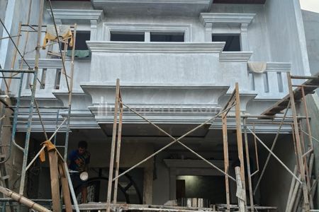 Dijual Rumah Cluster 2 Lantai Ada Pool di Tanah Baru Depok