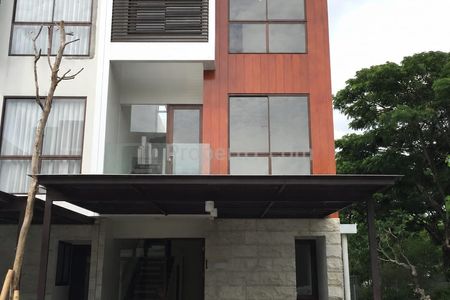 Jual Rumah Graha Natura Surabaya Barat – Lingkungan Hijau & Asri
