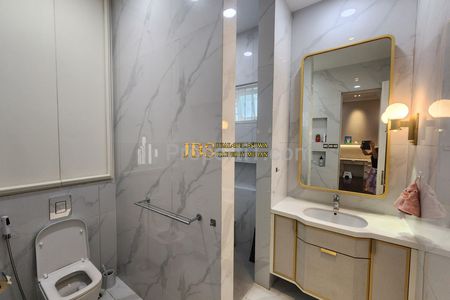 Dijual Rumah Jumbo Concept Classic Modern Komplek Cemara Asri, Medan